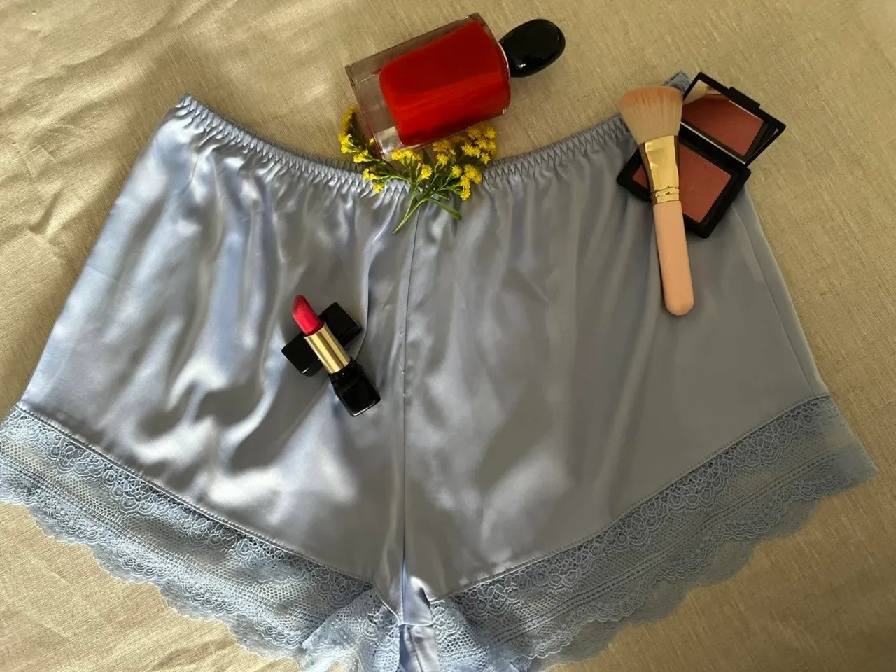 Short dentelle